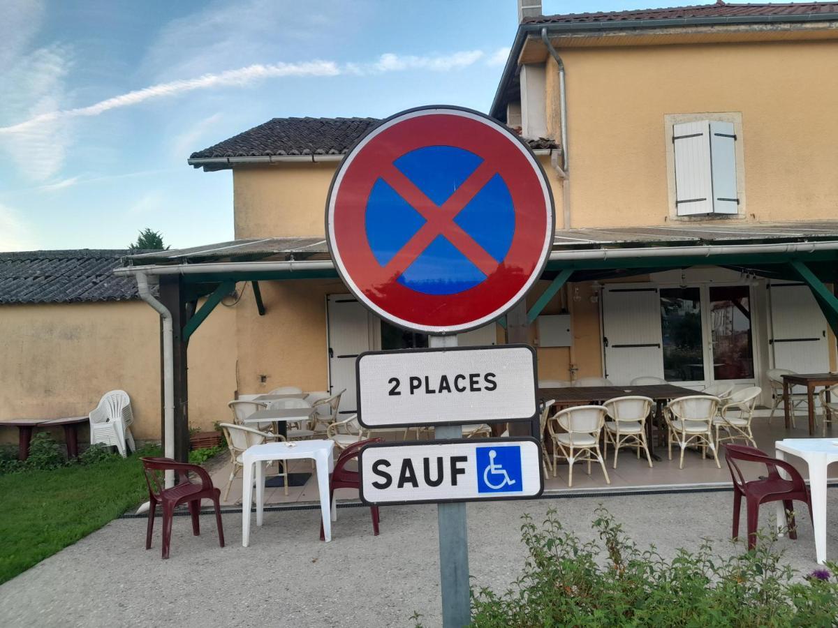 Auberge La Marchadaine Montrollet Kültér fotó